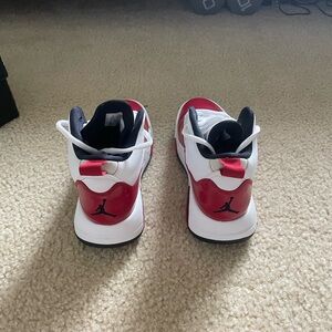 Jordan maxin 200 gym red size 4y